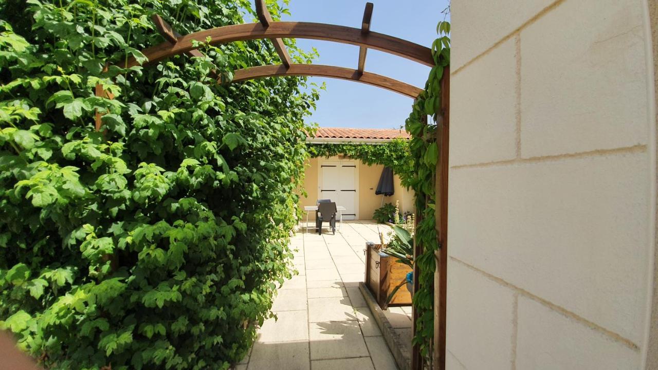 Agapanthe Villa Saint-Georges-les-Baillargeaux Bagian luar foto