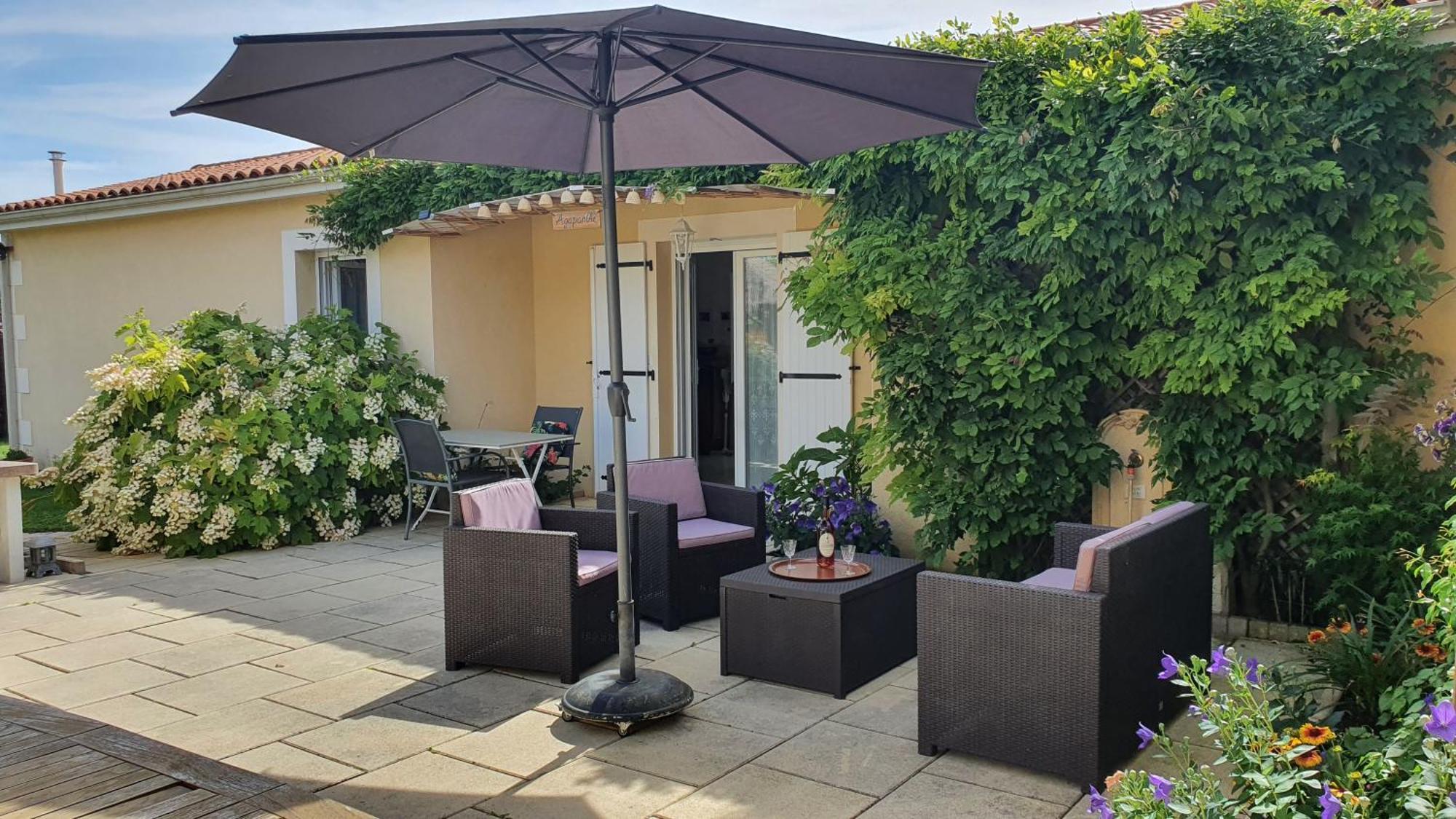 Agapanthe Villa Saint-Georges-les-Baillargeaux Bagian luar foto